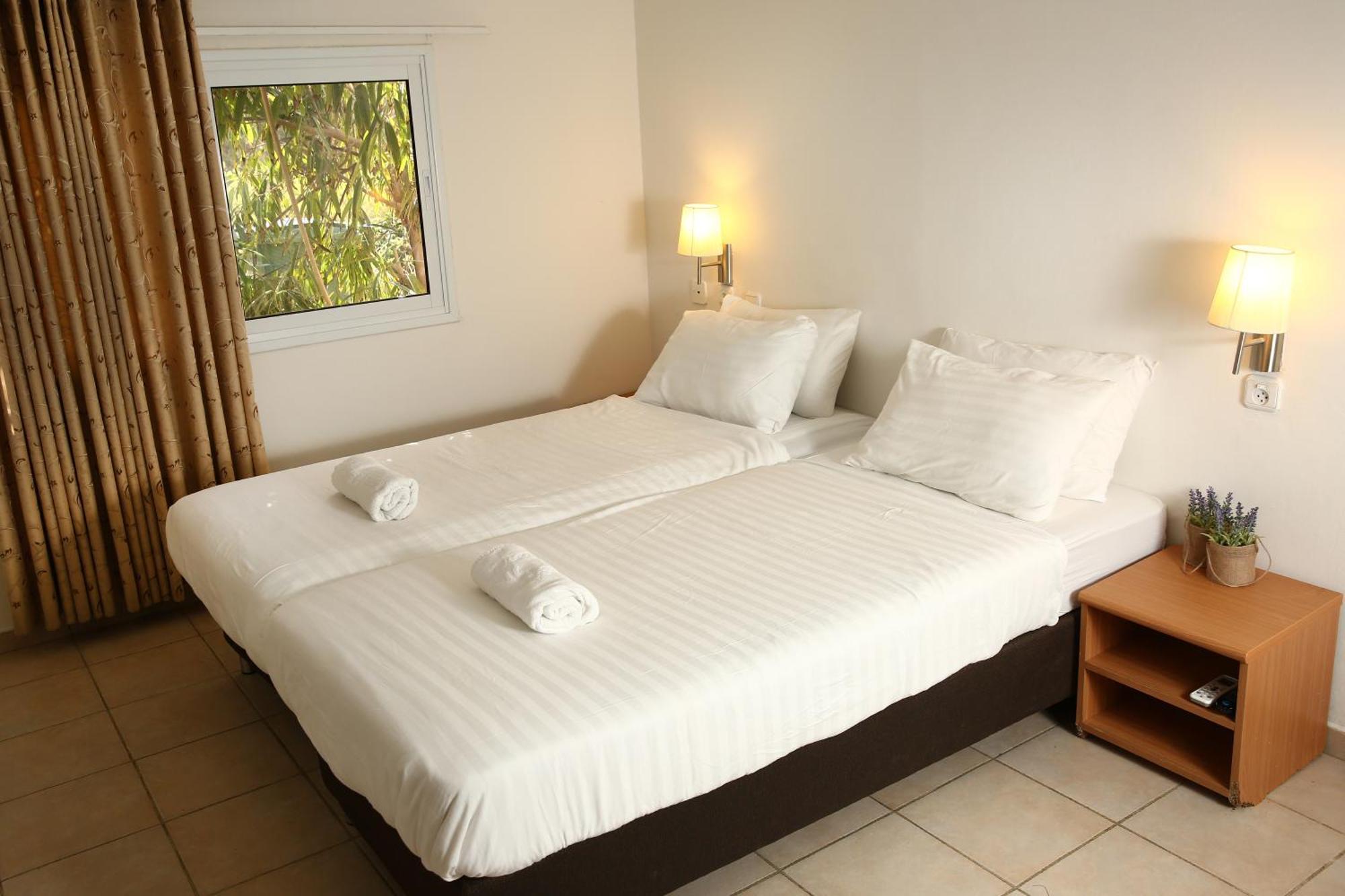 Eilot Kibbutz Country Lodging Eilat Chambre photo